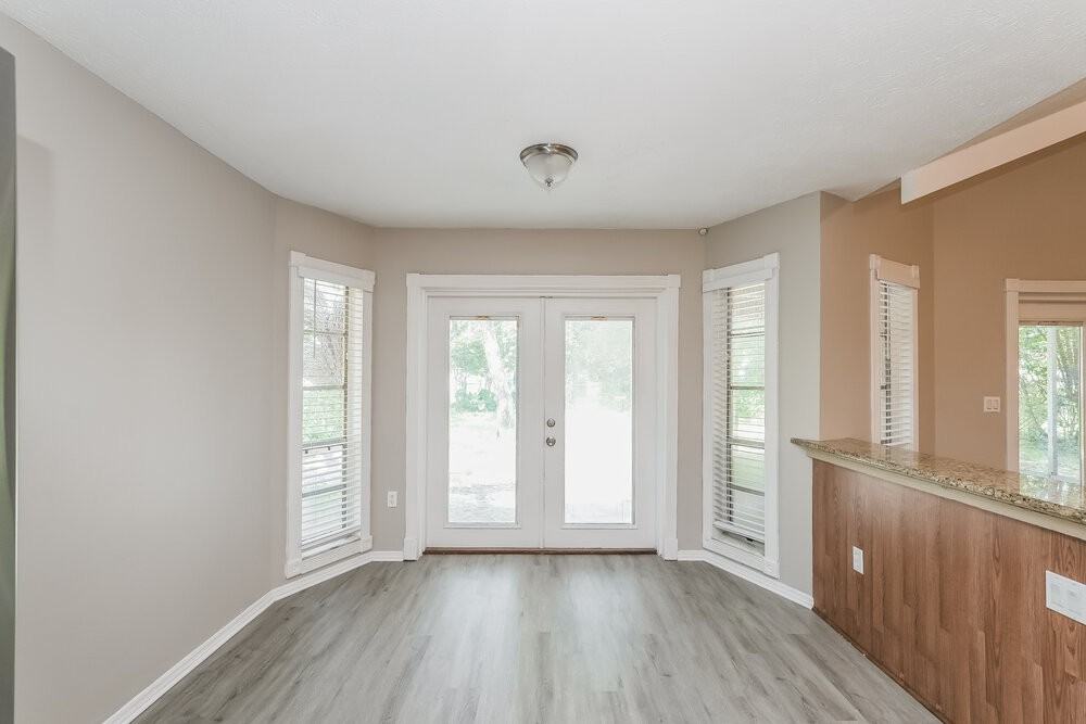 13403 Woodward Dr - Photo 5 of 16