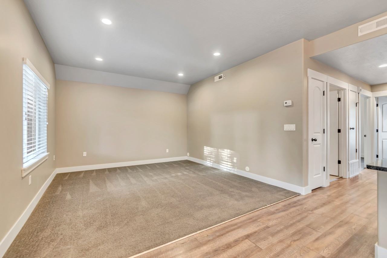 Riverview Apts - Photo 5 of 15