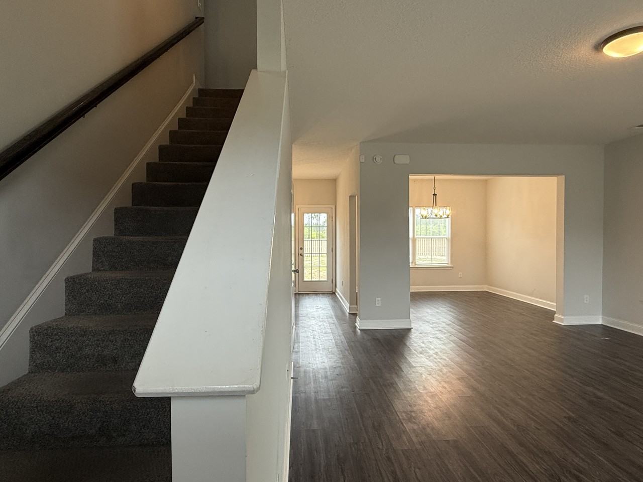 345 Mcclelland Loop Ne #1 - Photo 2 of 36