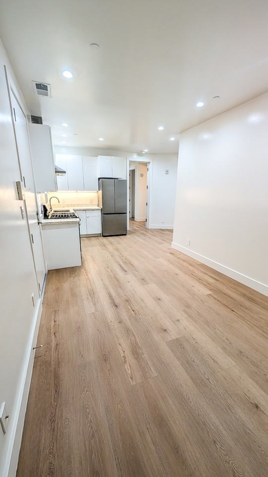 615 Minna St #E - Photo 3 of 11