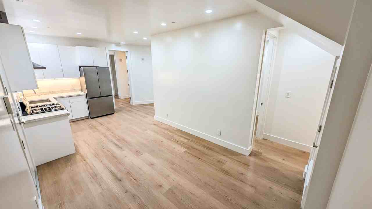 615 Minna St #E - Photo 4 of 11
