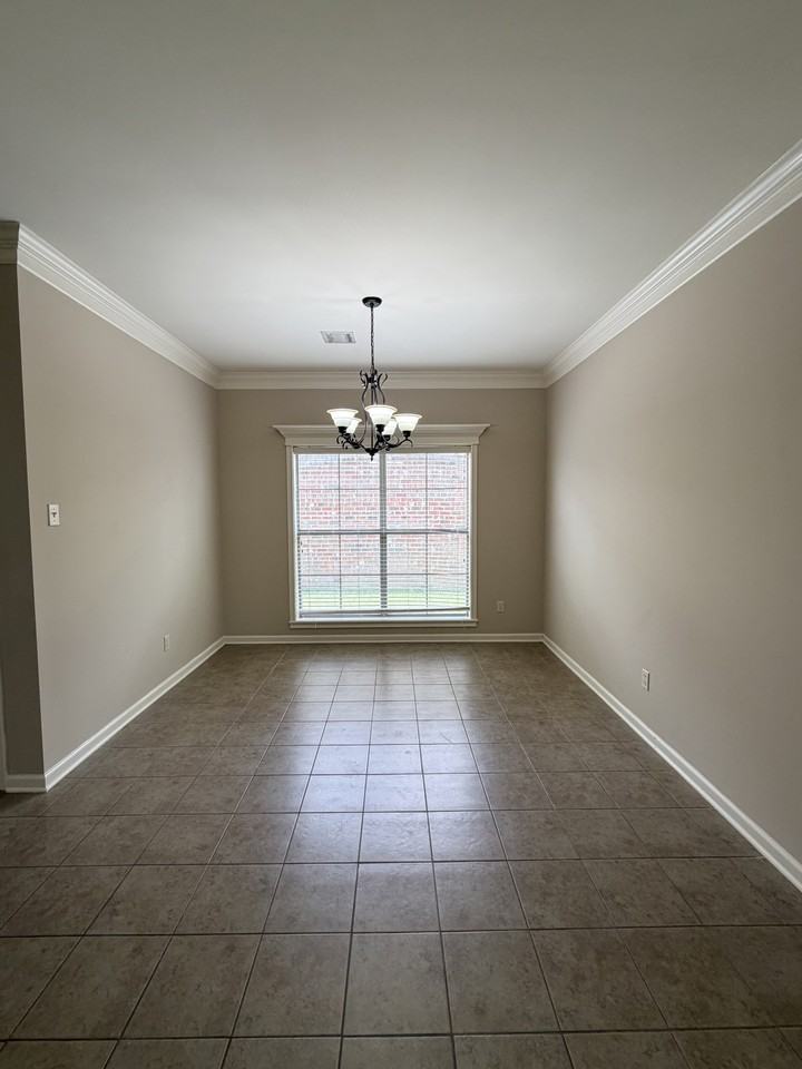 124 Saint Fabian Dr #1 - Photo 3 of 10