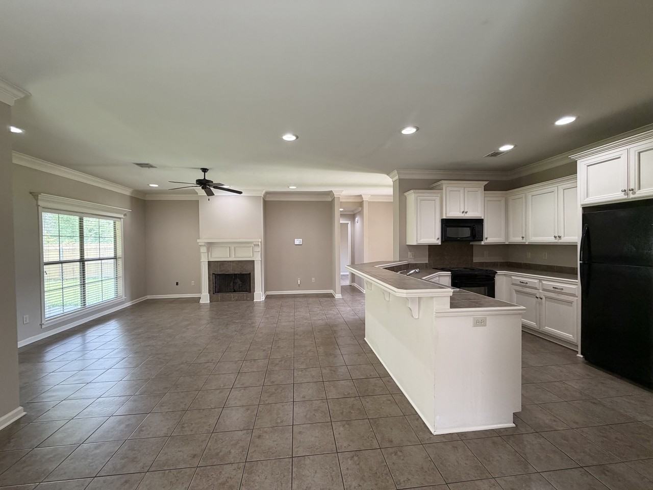 124 Saint Fabian Dr #1 - Photo 6 of 10