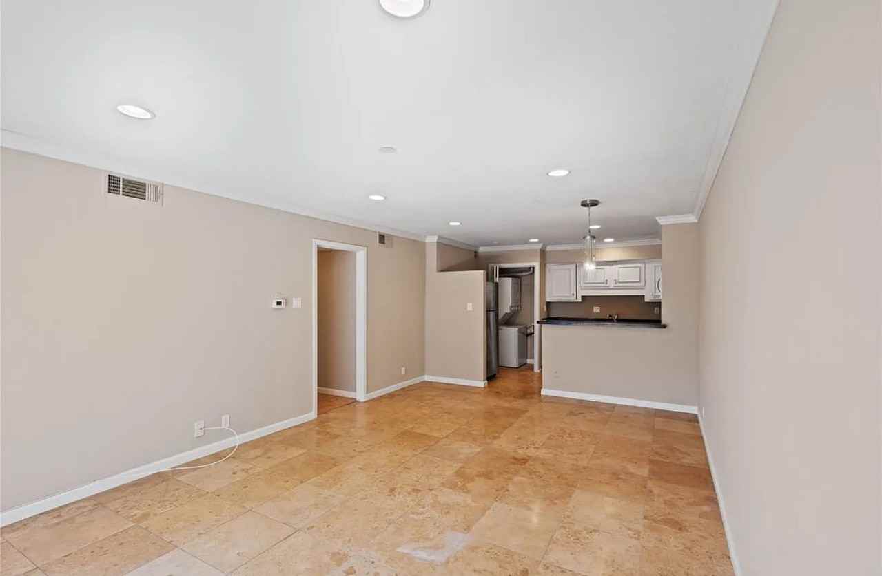 5315 Fleetwood Oaks Ave - Photo 7 of 18
