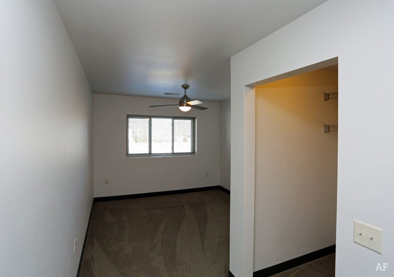 Yahara Terrace, LLC - Photo 7 of 29