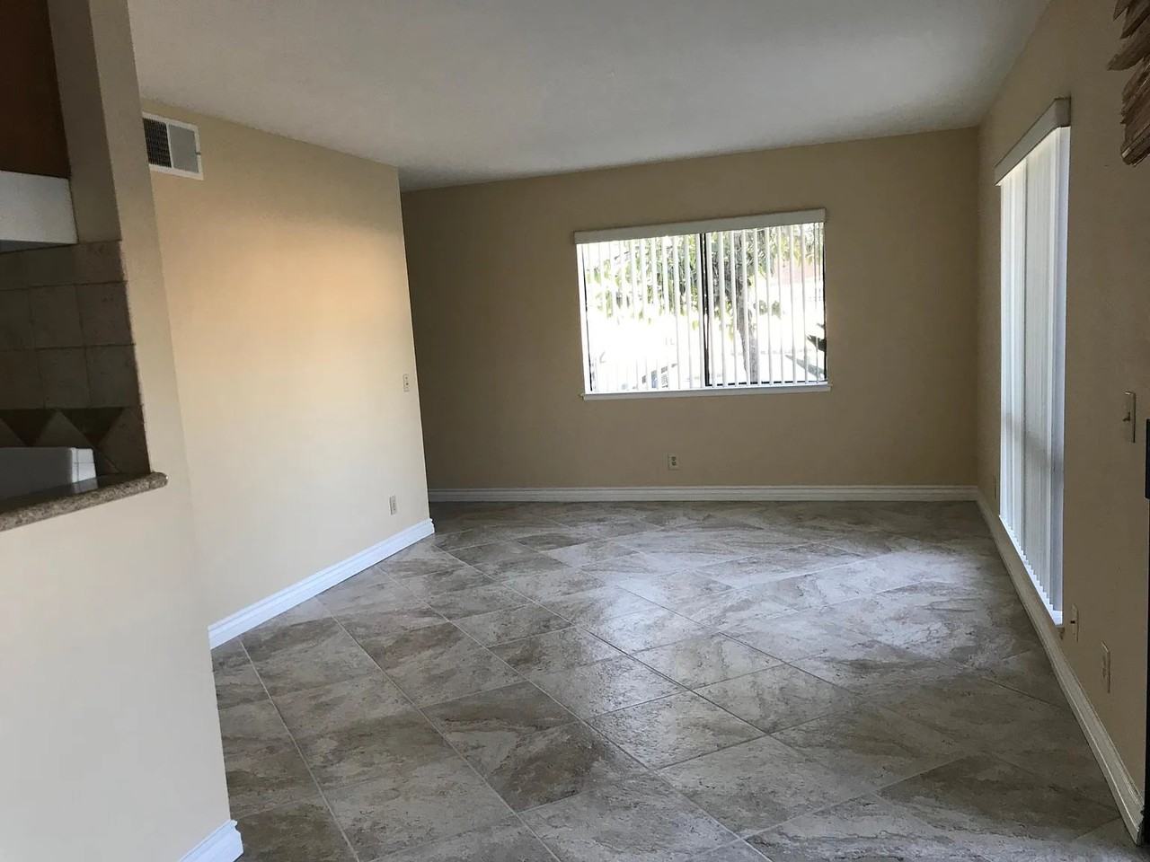 412 Clay Ave #1 - Photo 3 of 4