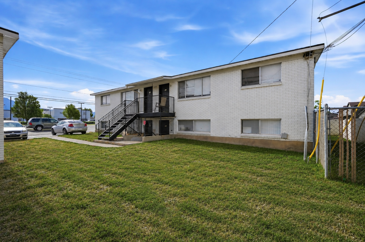 1900 West Apartments - Photo 4 of 9
