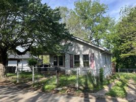 featured image of 26 Pelzer St #1