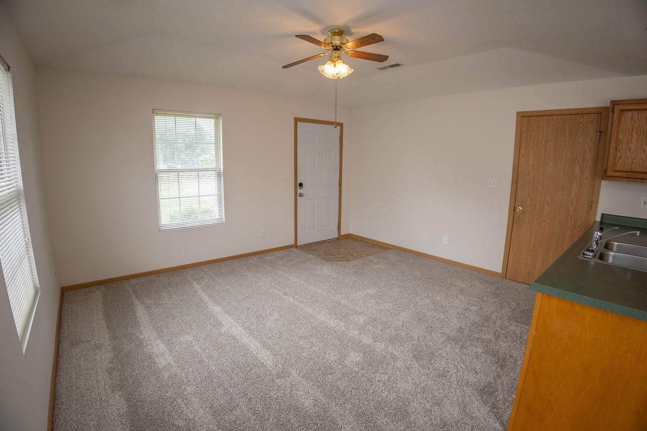 127 Ventura Ave #A - Photo 5 of 23