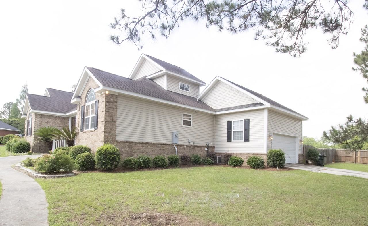 1008 Houndsbark Ct #1 - Photo 2 of 27