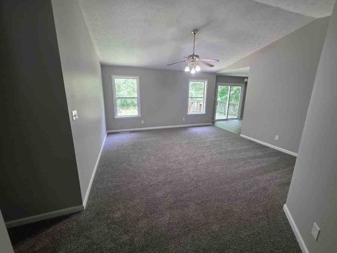 643 N Lincoln St #1 - Photo 3 of 11