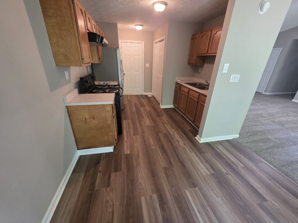643 N Lincoln St #1 - Photo 5 of 11