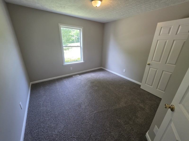 643 N Lincoln St #1 - Photo 7 of 11
