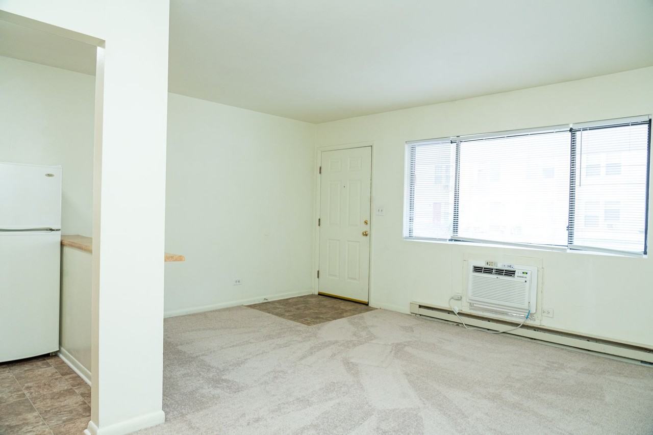 Lynnhaven Apartments - Photo 5 of 41