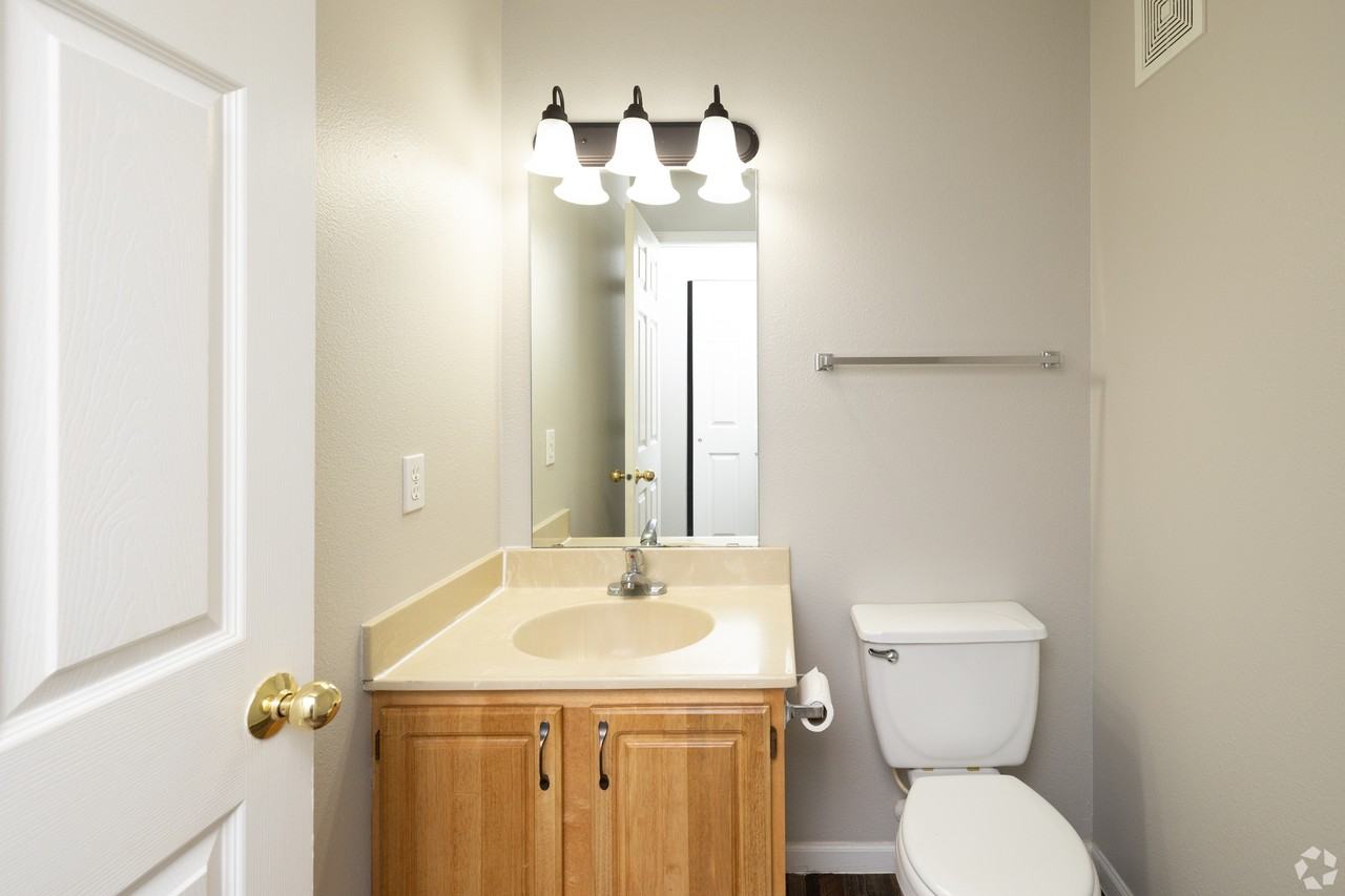 2502 Georgetowne Dr Nw #2502 - Photo 4 of 18