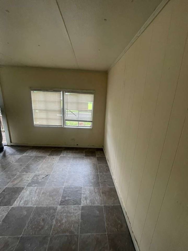 128 Hodges Ave #3 - Photo 3 of 9