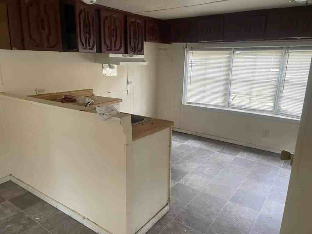 128 Hodges Ave #3 - Photo 4 of 9