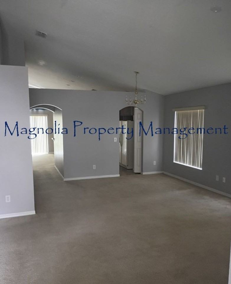 254 Hunt St - Photo 2 of 12