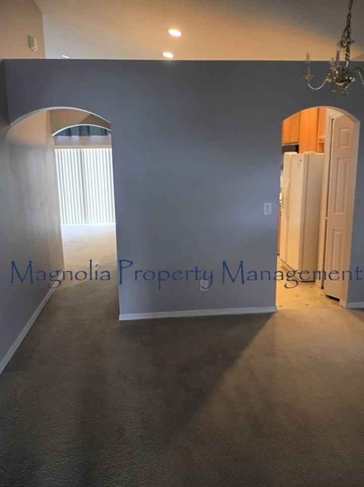 254 Hunt St - Photo 3 of 12