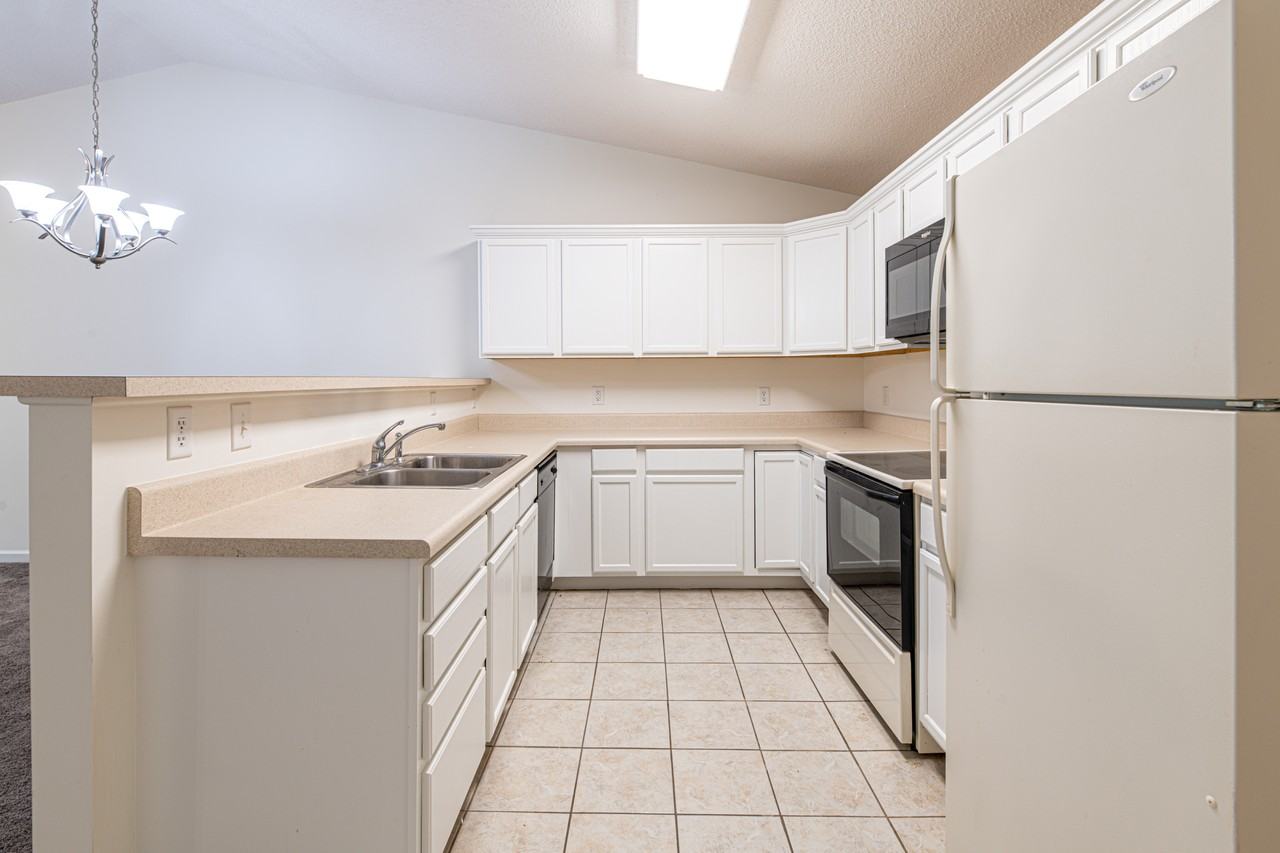 906 Mercer Dr #1 - Photo 6 of 24