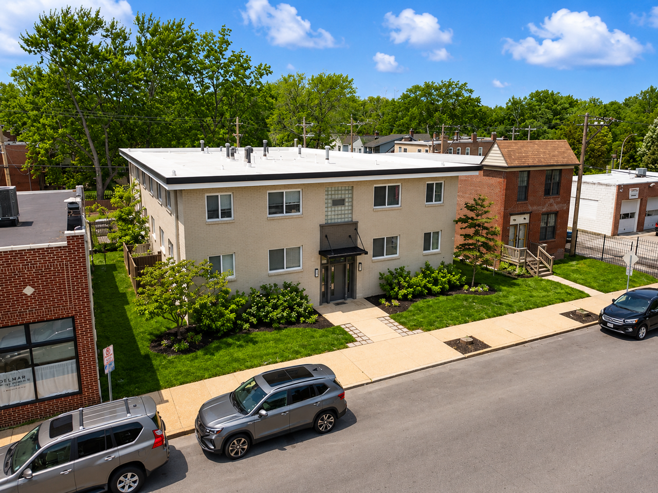 3119 Morganford - Photo 2 of 9