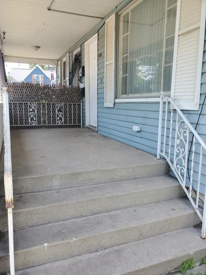 616 W 5th St #1 - Photo 2 of 12