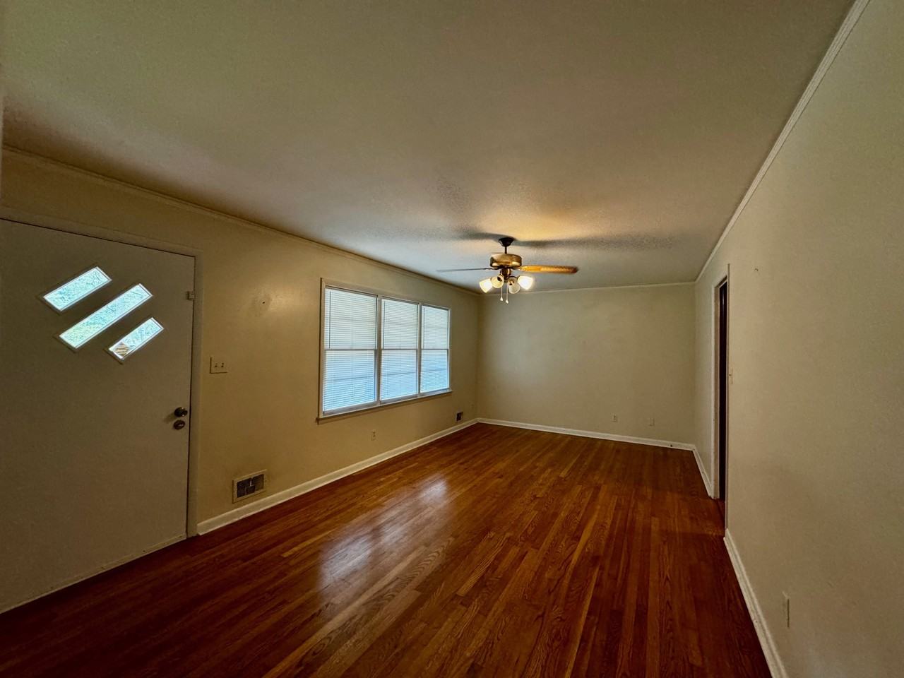 180 Westwood Ave #1 - Photo 4 of 16