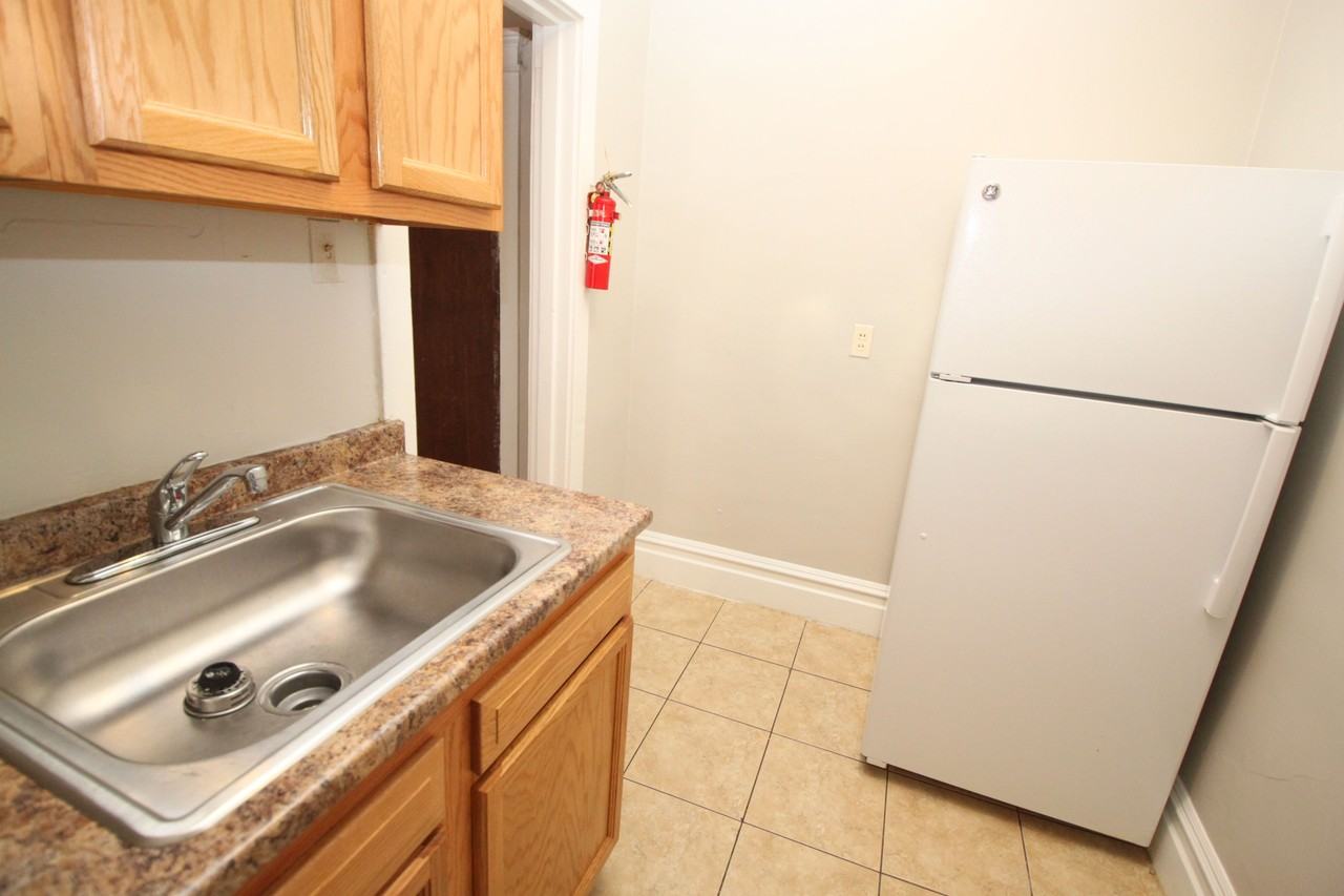 331 MELWOOD AVENUEAPT 5 #331-05 - Photo 5 of 9