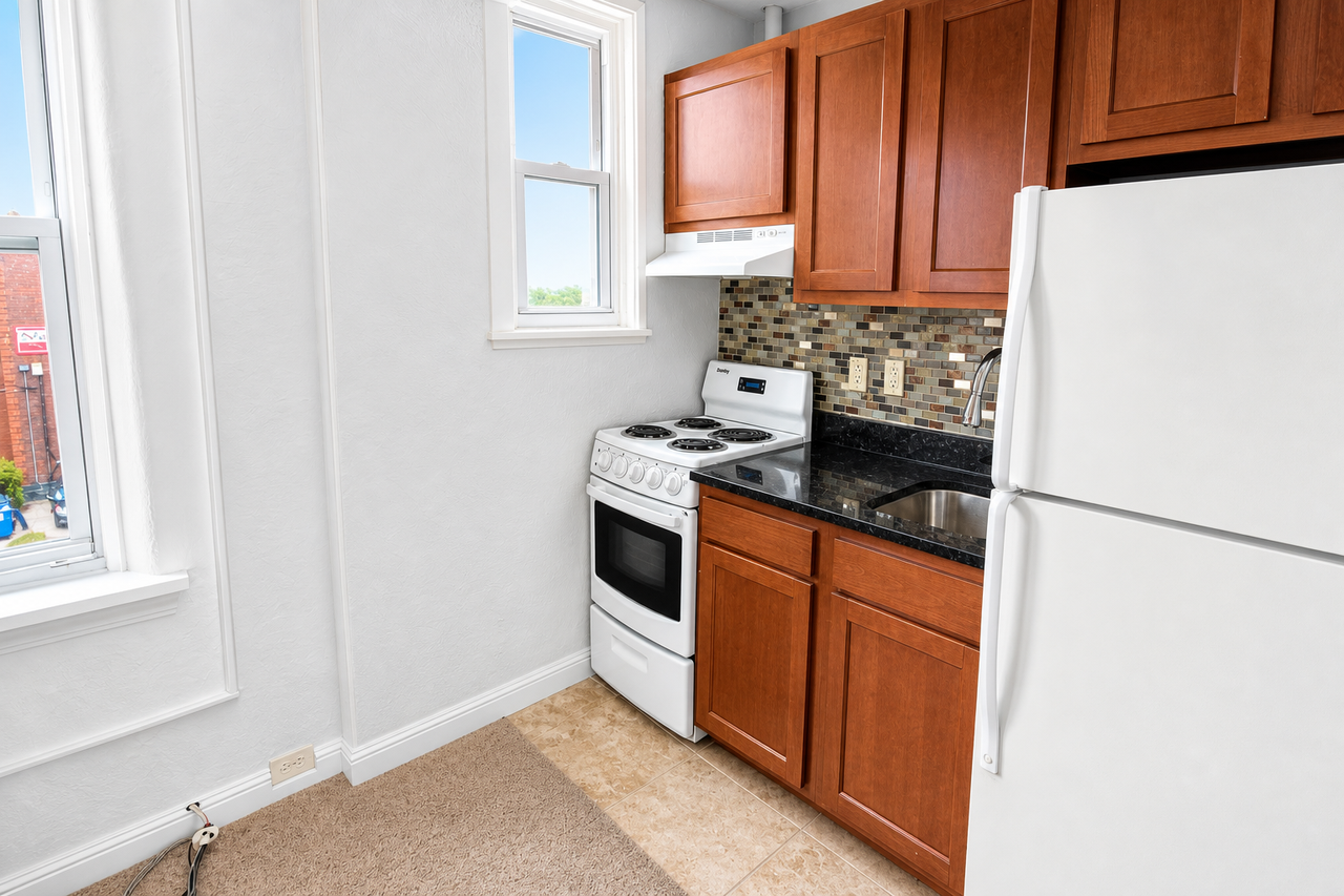 300 MELWOOD AVENUEAPT 11 #11 - Photo 2 of 7