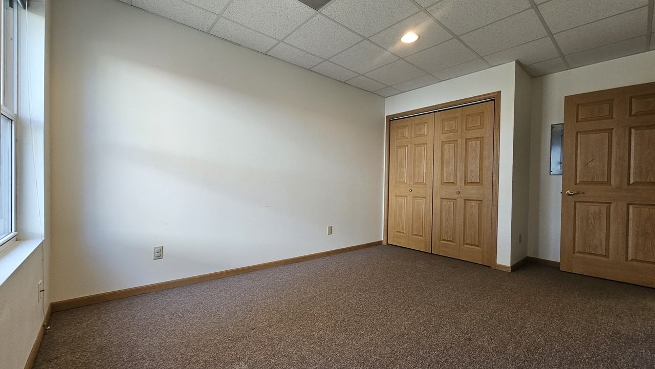 925 N Booth - 4 #4 - Photo 5 of 5