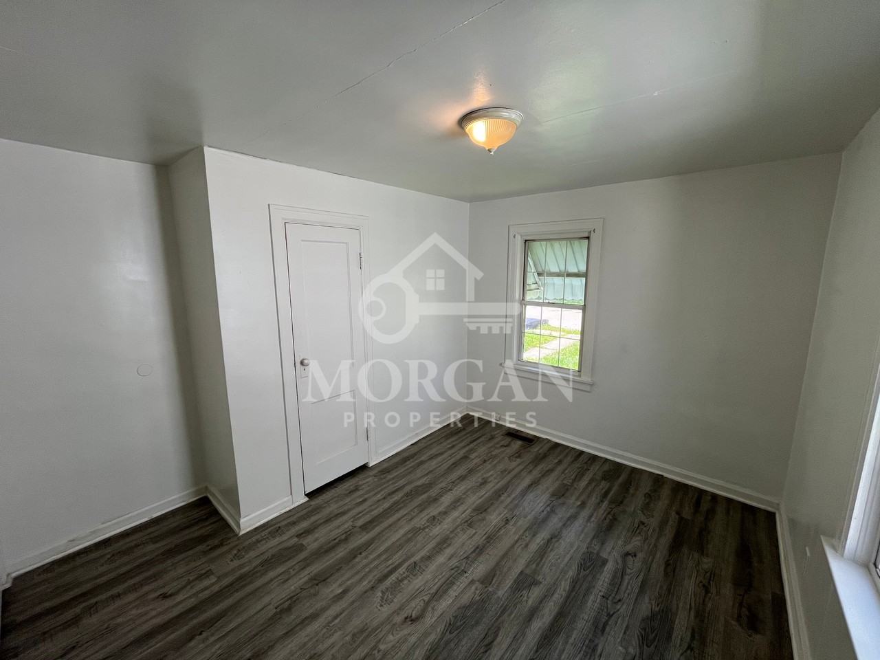 1501 E 31st St - Photo 5 of 6