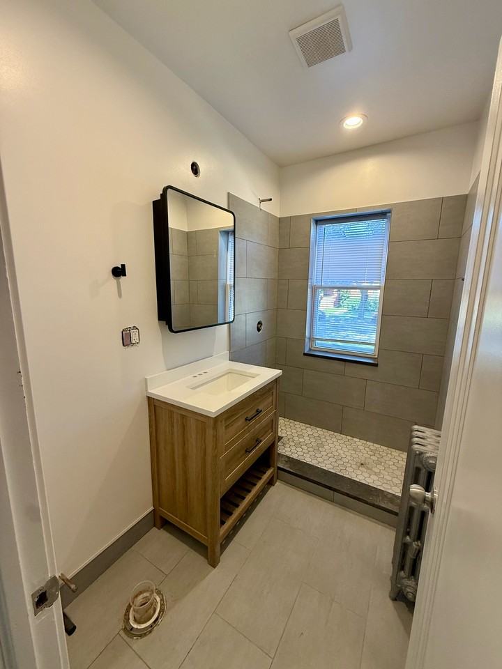 2953 North Linder AvenueApt 1 #2953-1 - Photo 2 of 8