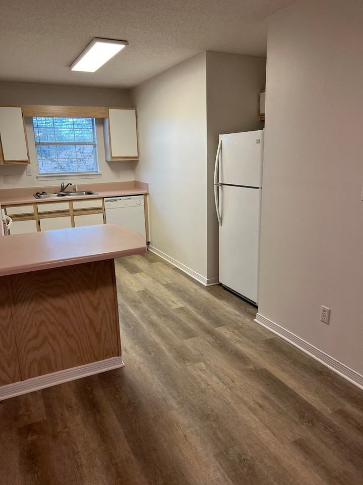 2813 Bradford Pl Nw #2 - Photo 2 of 3
