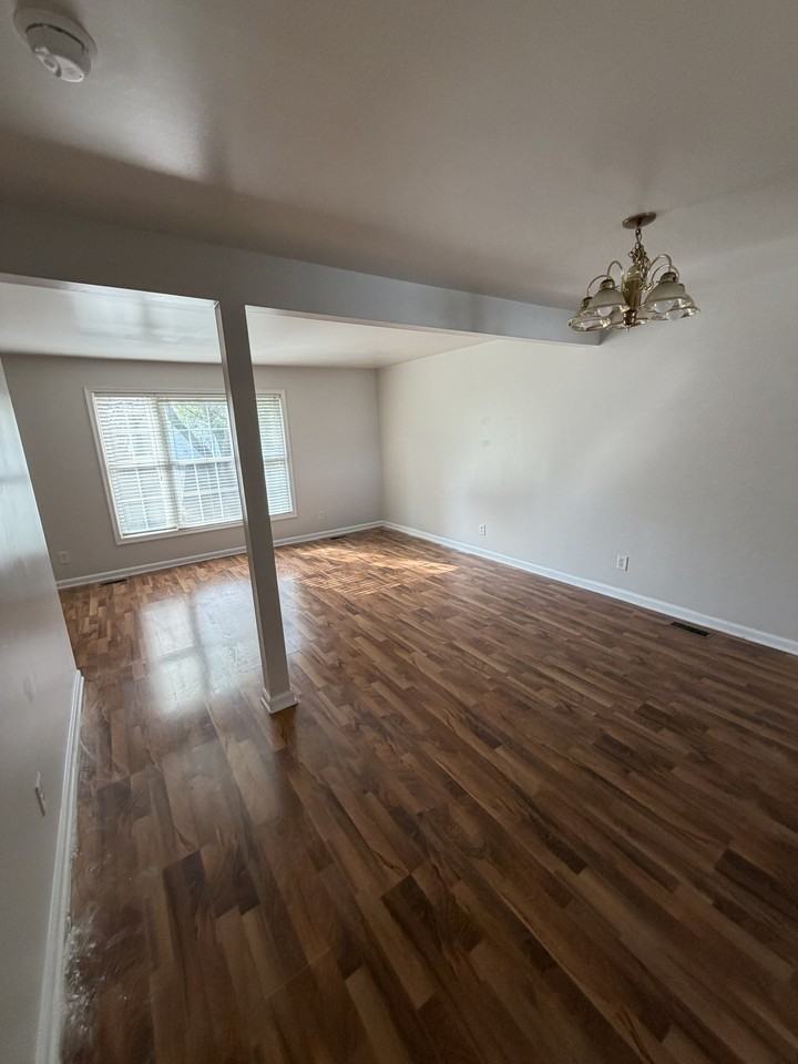 160 Lee St #1 - Photo 4 of 14