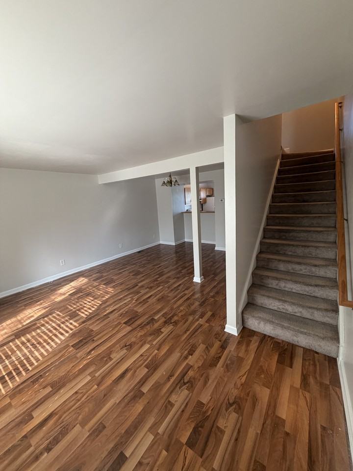 160 Lee St #1 - Photo 6 of 14