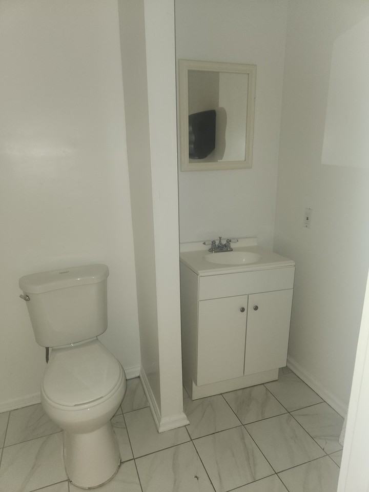 602 6th St Nw #602 - Photo 3 of 4