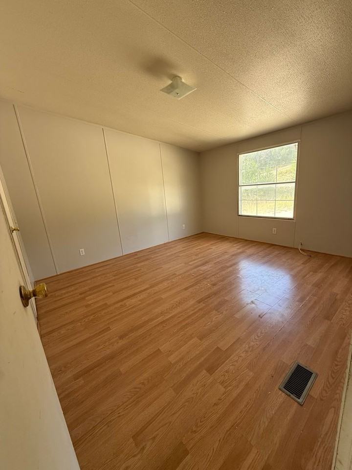 156 Sonnyland Dr - Photo 7 of 20