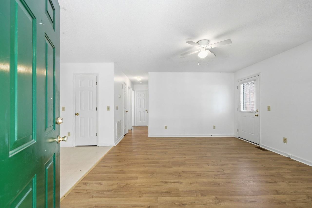 1006 S 10th St - Photo 3 of 33