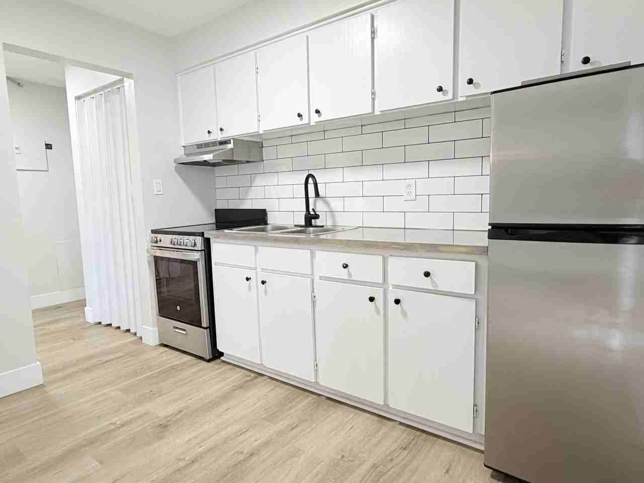 1030 Lillian Ave #101 - Photo 3 of 15