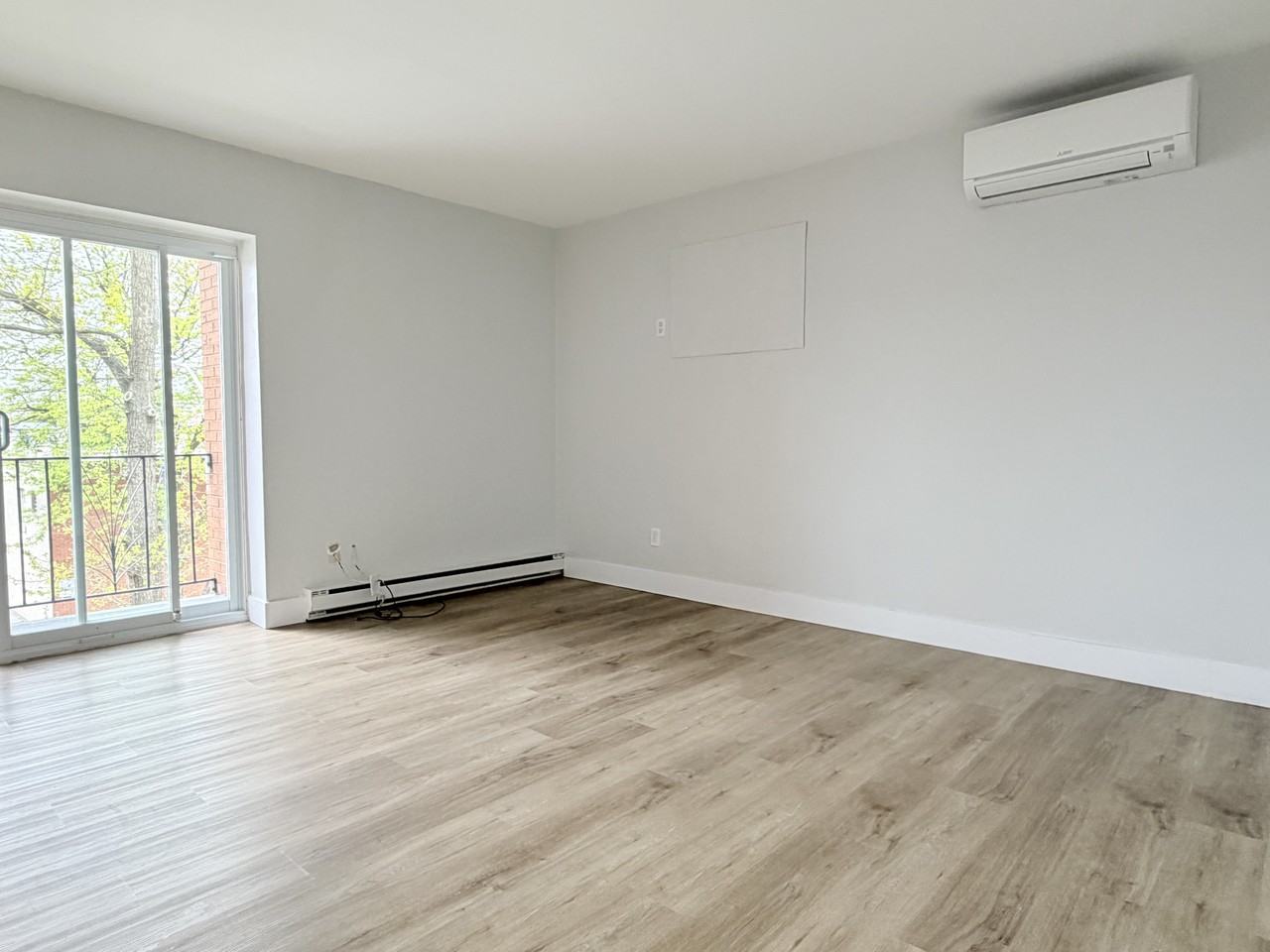 1030 Lillian Ave #101 - Photo 4 of 15