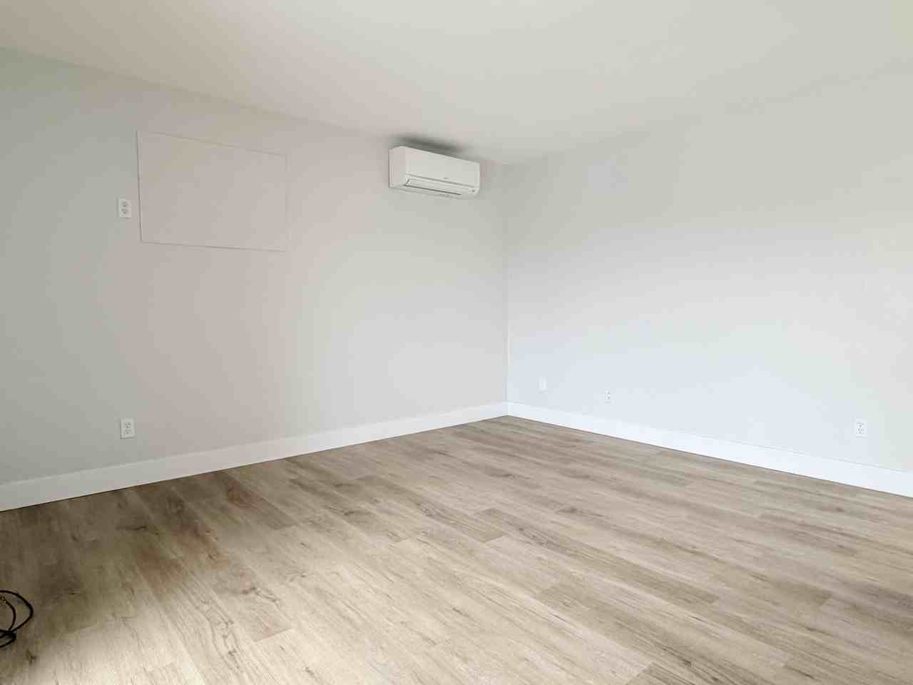 1030 Lillian Ave #101 - Photo 5 of 15