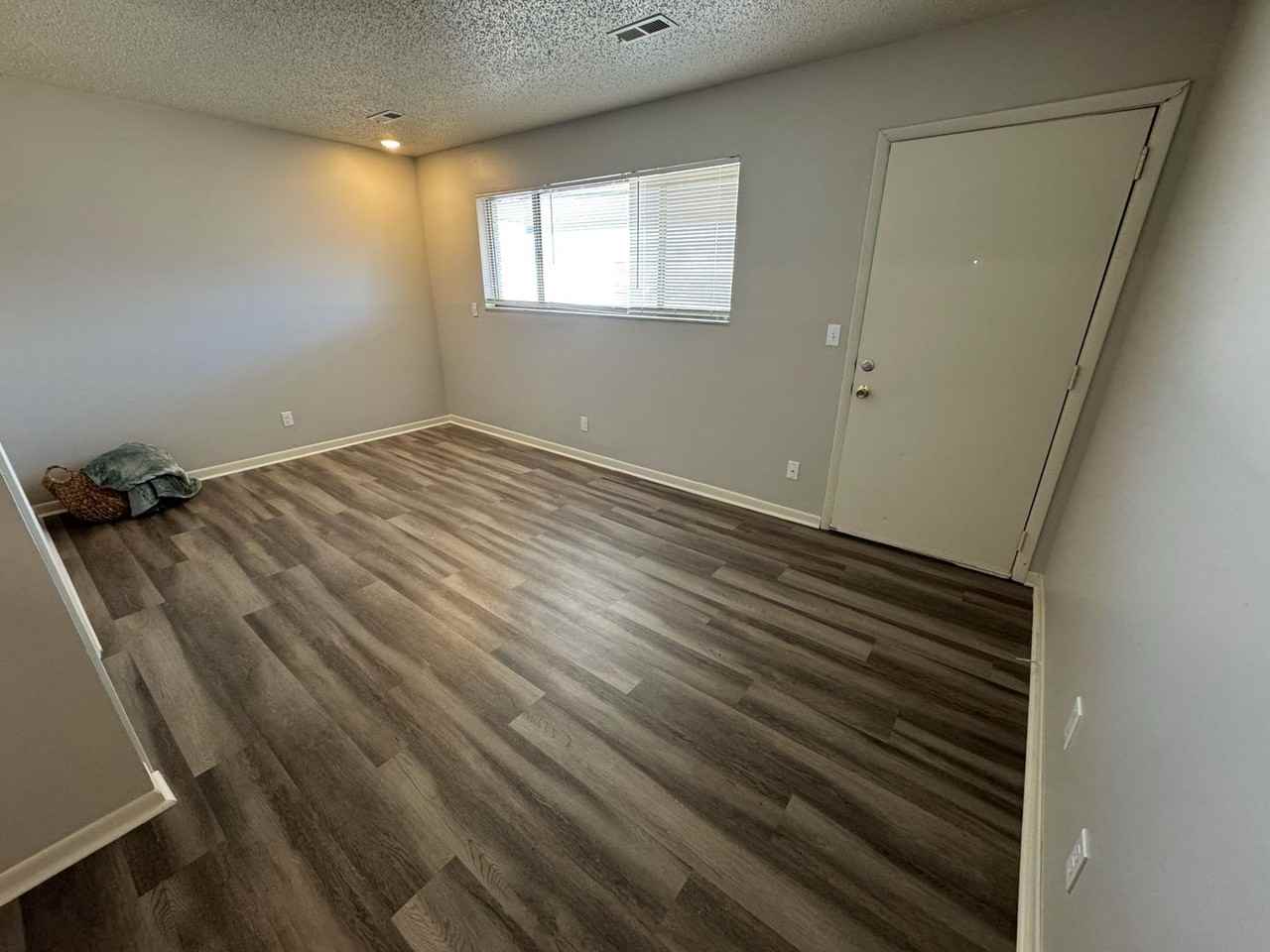 Valley View Apartments - Photo 2 of 5