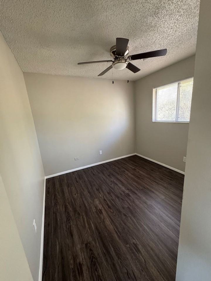 Valley View Apartments - Photo 3 of 5