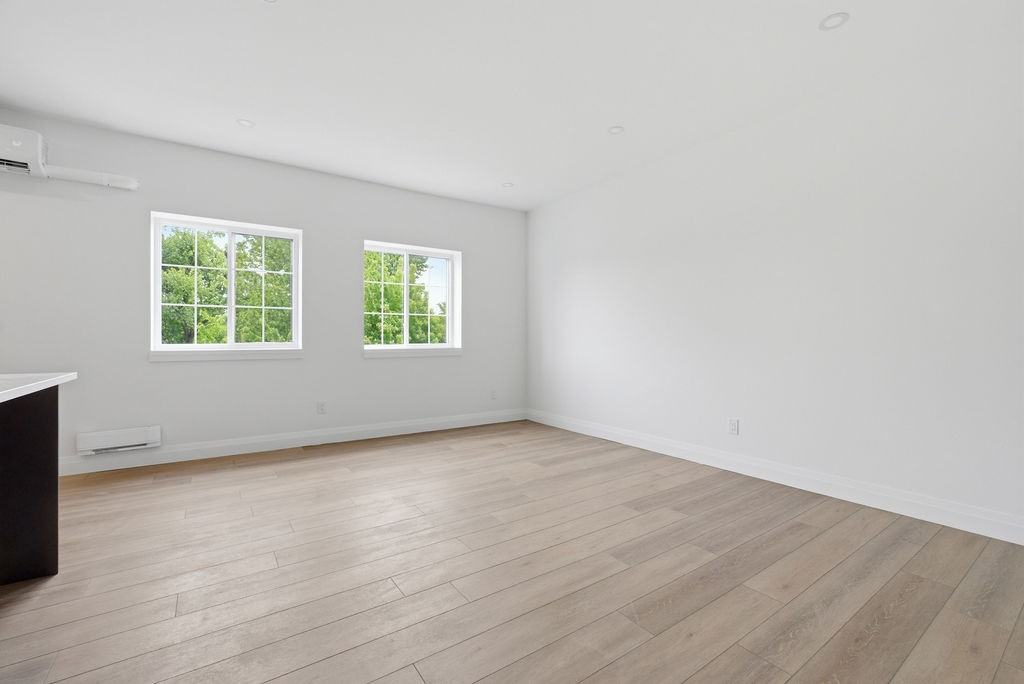 133 Laird Ave #1 - Photo 4 of 16