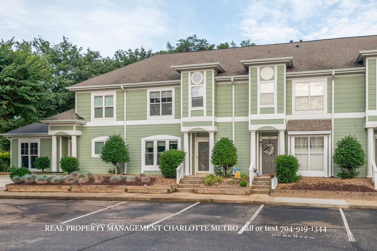 17429 Tuscany Ln - Photo 2 of 50