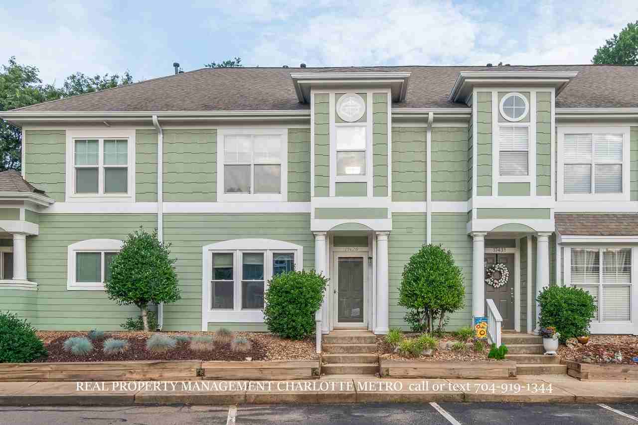 17429 Tuscany Ln - Photo 3 of 50