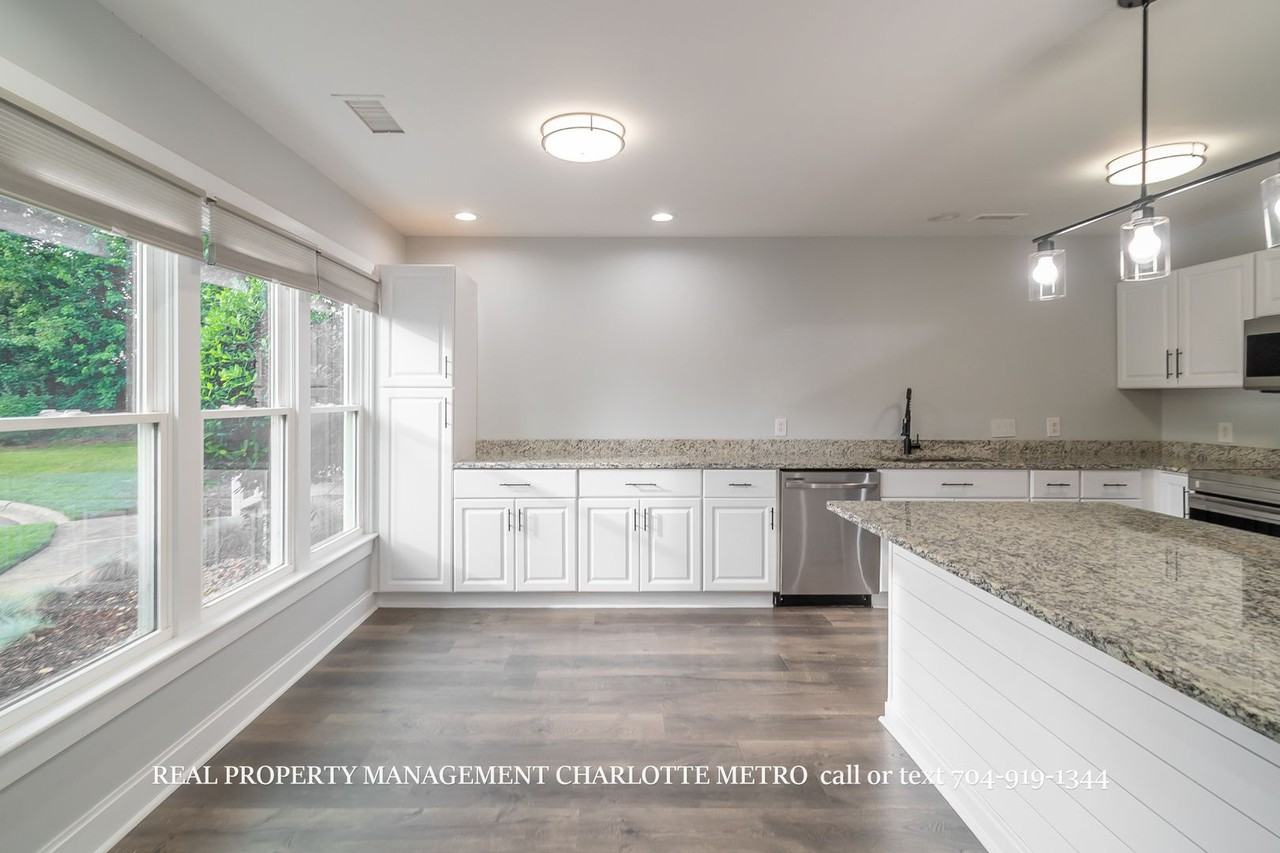 17429 Tuscany Ln - Photo 5 of 50