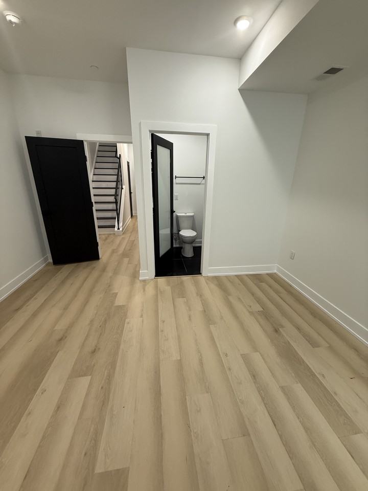 4552 Griscom St #1 - Photo 7 of 10