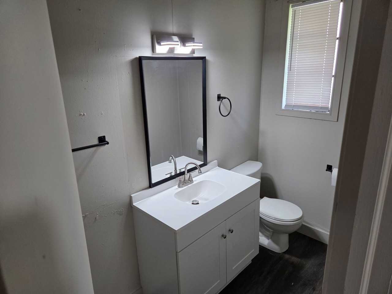 Shady Oak Apartments - Photo 3 of 11