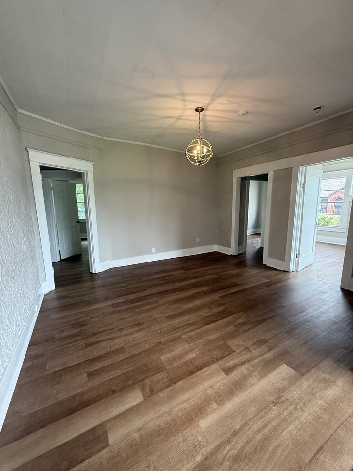 1645 Woodland Ave Sw #1 - Photo 2 of 10